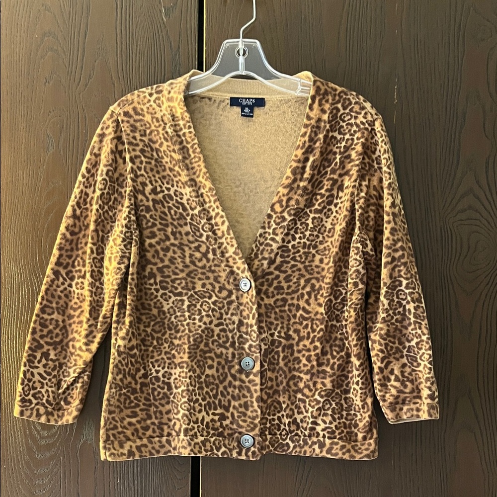 Chaps 3/4 sleeved animal patterned sweater jacket. Size XL